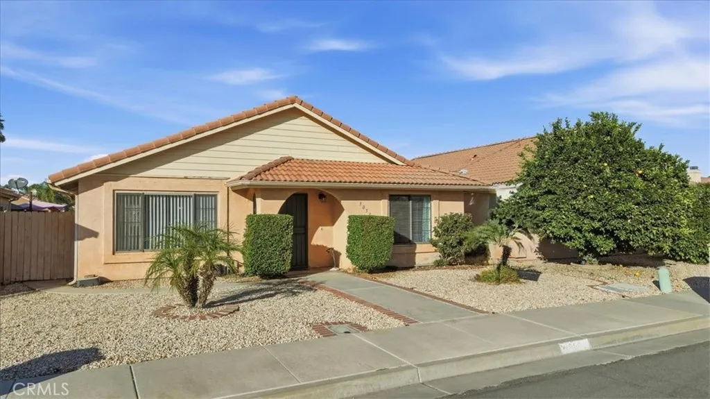 3050 Del Flora Dr, Hemet, California 92545 home-pic-2